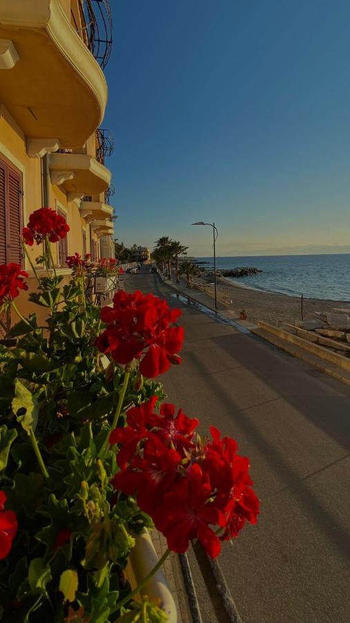 Hotel La Lampara Reggio di Calabria Dış mekan fotoğraf