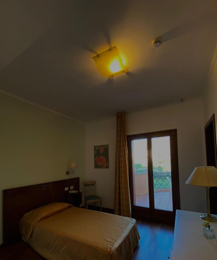 Hotel La Lampara Reggio di Calabria Dış mekan fotoğraf