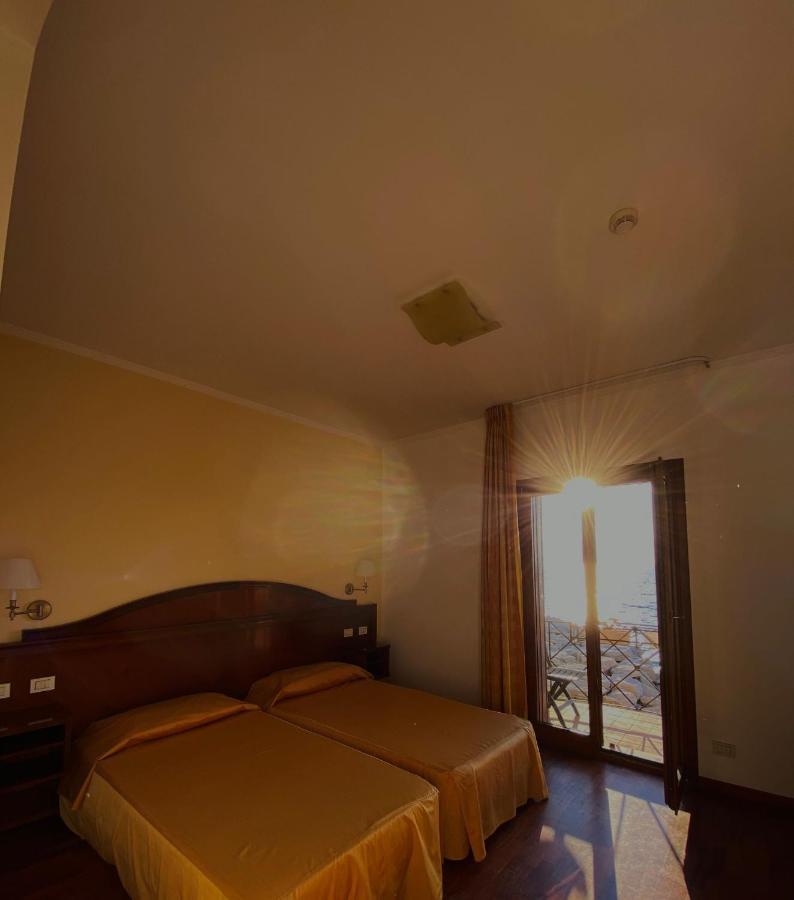 Hotel La Lampara Reggio di Calabria Dış mekan fotoğraf