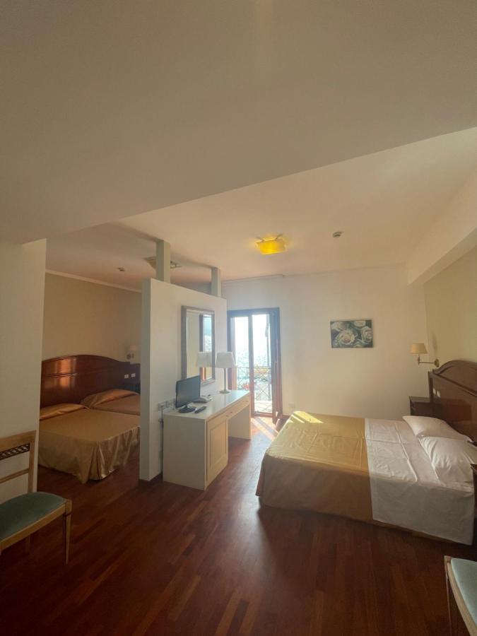 Hotel La Lampara Reggio di Calabria Dış mekan fotoğraf