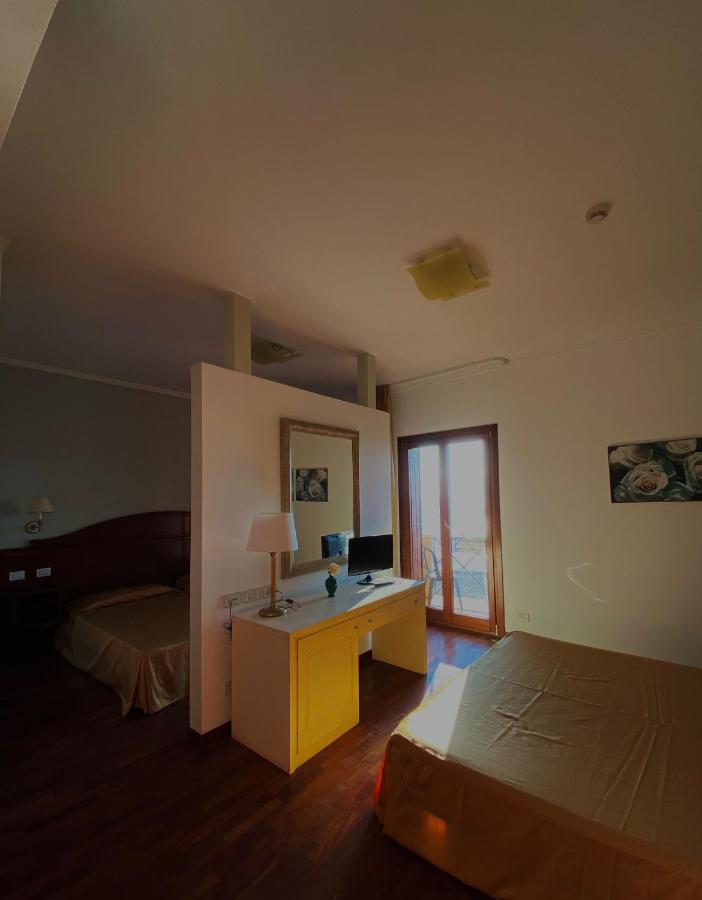 Hotel La Lampara Reggio di Calabria Dış mekan fotoğraf