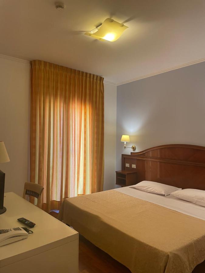 Hotel La Lampara Reggio di Calabria Dış mekan fotoğraf